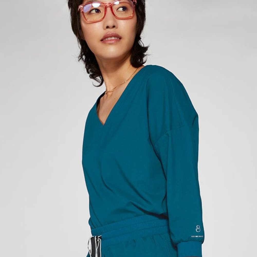 ***NWOT*** DOLAN Solaire 3/4 Sleeve Dolman TLC Scrub Top, SMALL, Caribbean Blue